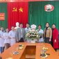 CÁC ĐỒNG CHÍ LÃNH ĐẠO XÃ CHÚC MỪNG NGÀNH Y TẾ NHÂN NGÀY THẦY THUỐC VIỆT NAM 27/02